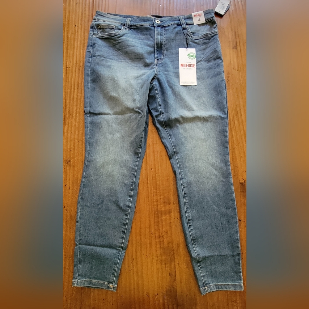 Celebrity Pink Skinny Jeans - Medium Blue